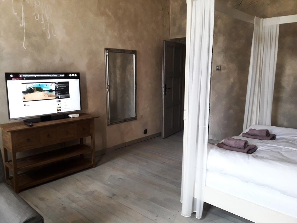 Apartments Rose Garden Decin Ngoại thất bức ảnh